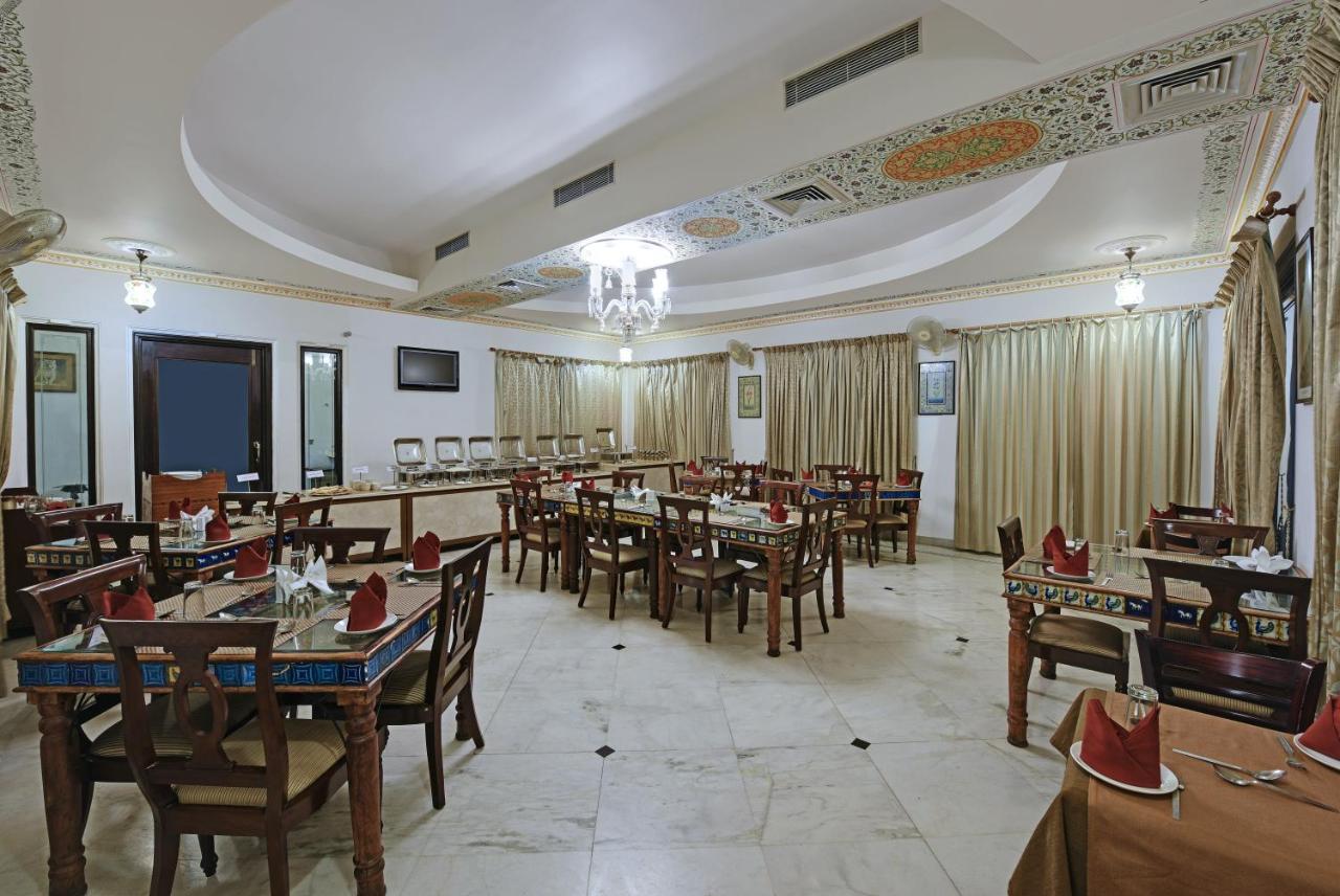 Swaroop Vilas - Lake Facing Boutique Hotel Udajpur Zewnętrze zdjęcie